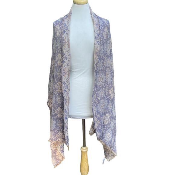 Urban Outfitters Lavender/Cream Print Scarf - Picture 1 of 12